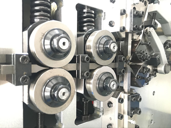 220V CNC Spring Machine Two Axes With Max 550pcs / Min Production Speed