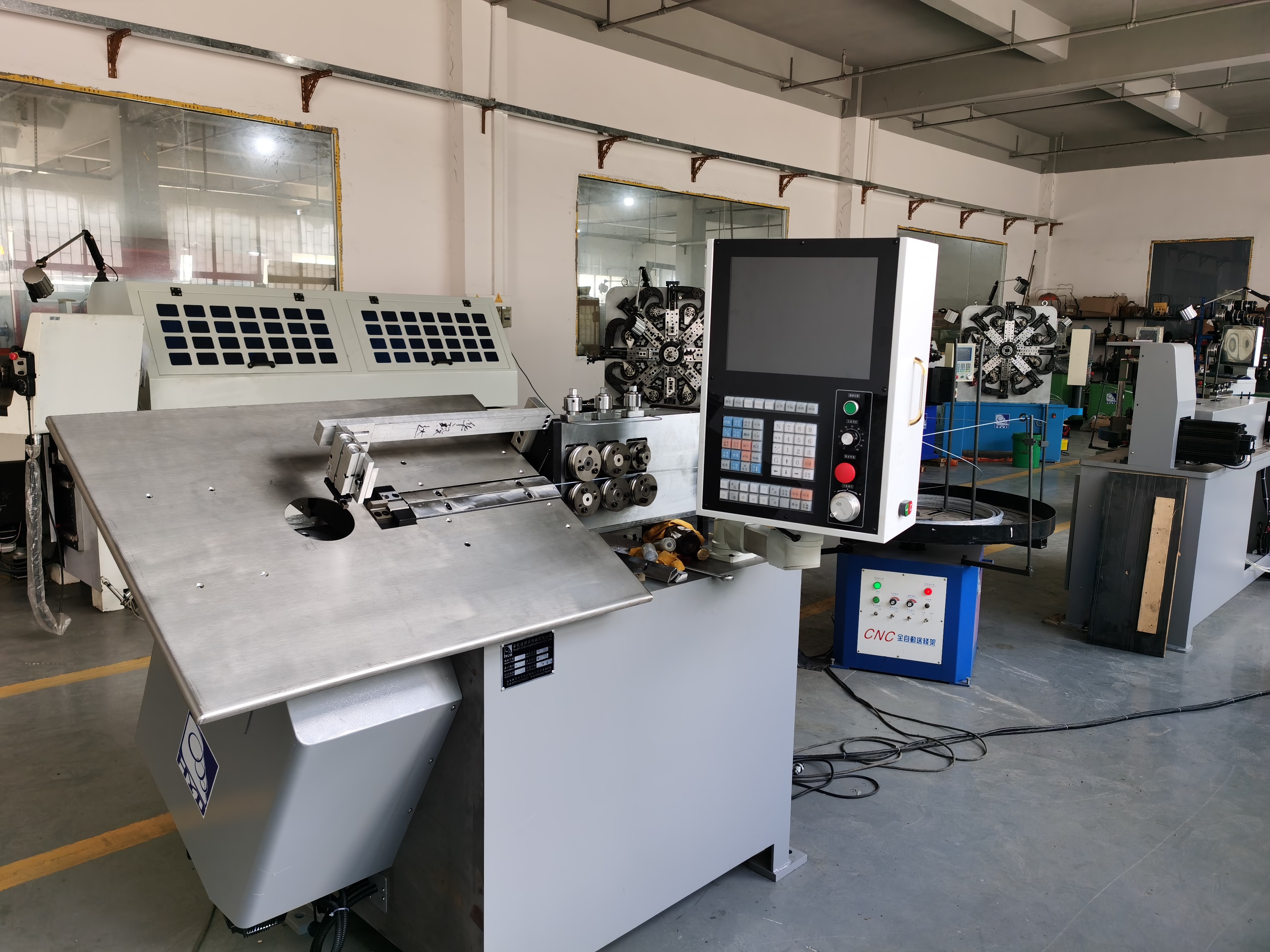 Sanyo Motor 3 - 5 Axes 2D Spring Former Bender Wire Bending Machine